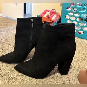Ladies size 7, black boots